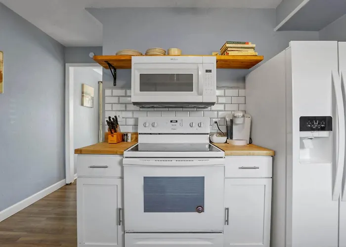 Housepitality - The Sunset House Holiday home Columbus