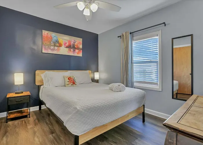 Housepitality - The Sunset House Holiday home Columbus