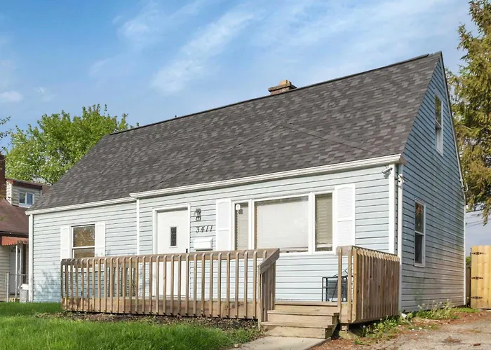 Housepitality - The Sunset House * Columbus
