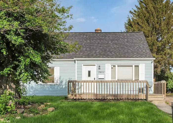 Housepitality - The Sunset House